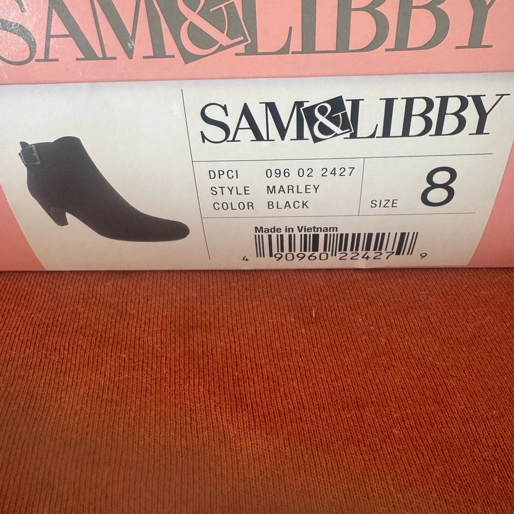 Black Women's Ankle Boots with heel - Picture 3 of 4